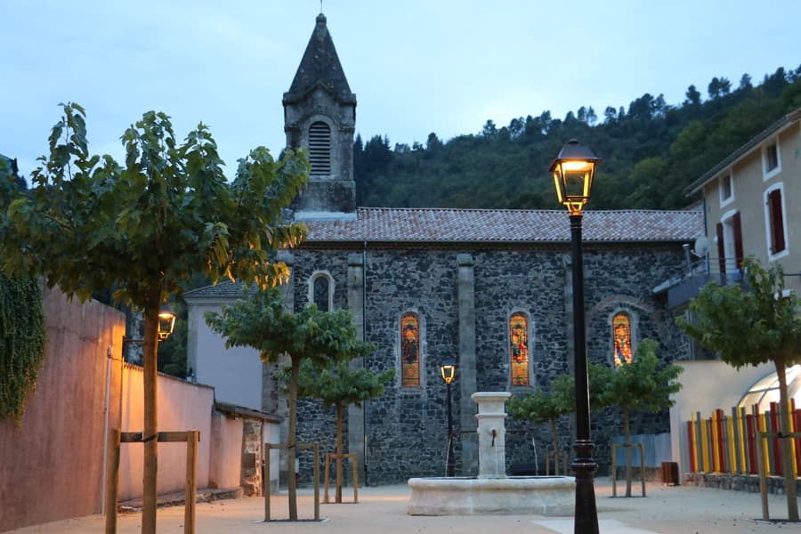 L'église au coeur du village de Pont de Labeaume