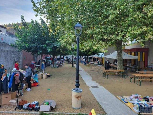 Le vide-grenier annuel de Pont de Labeaume